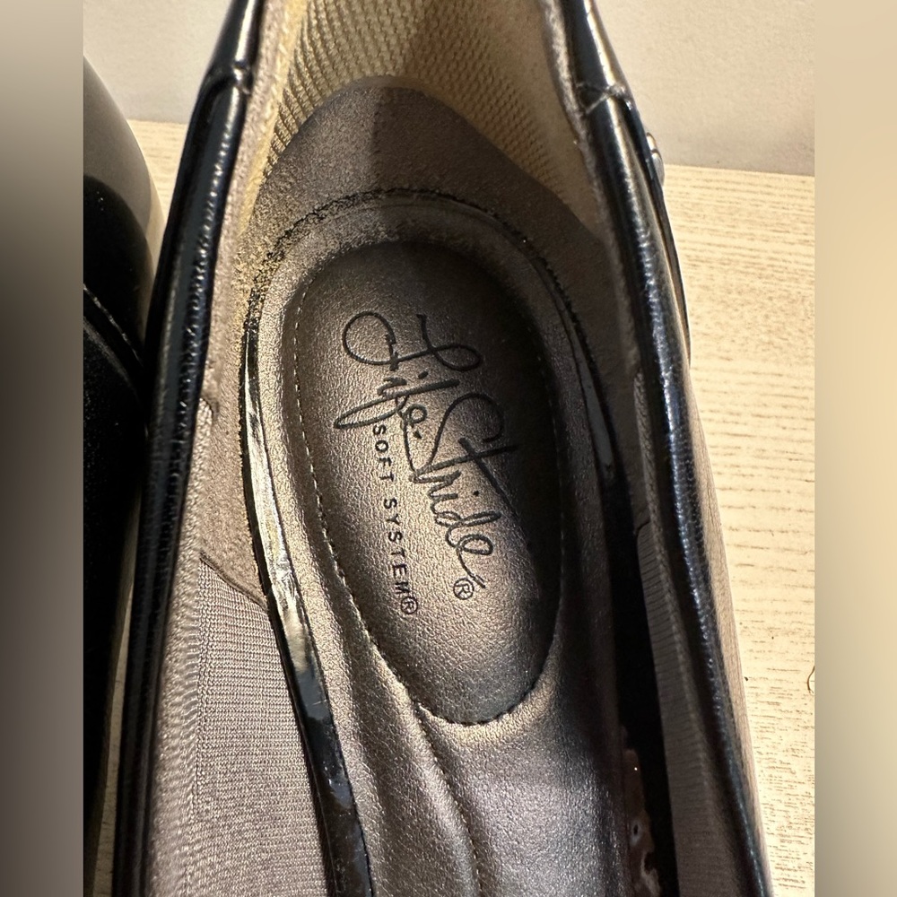 ⭐️ Life Stride Soft System flex black Pumps Size 11 EUC - Picture 3 of 9
